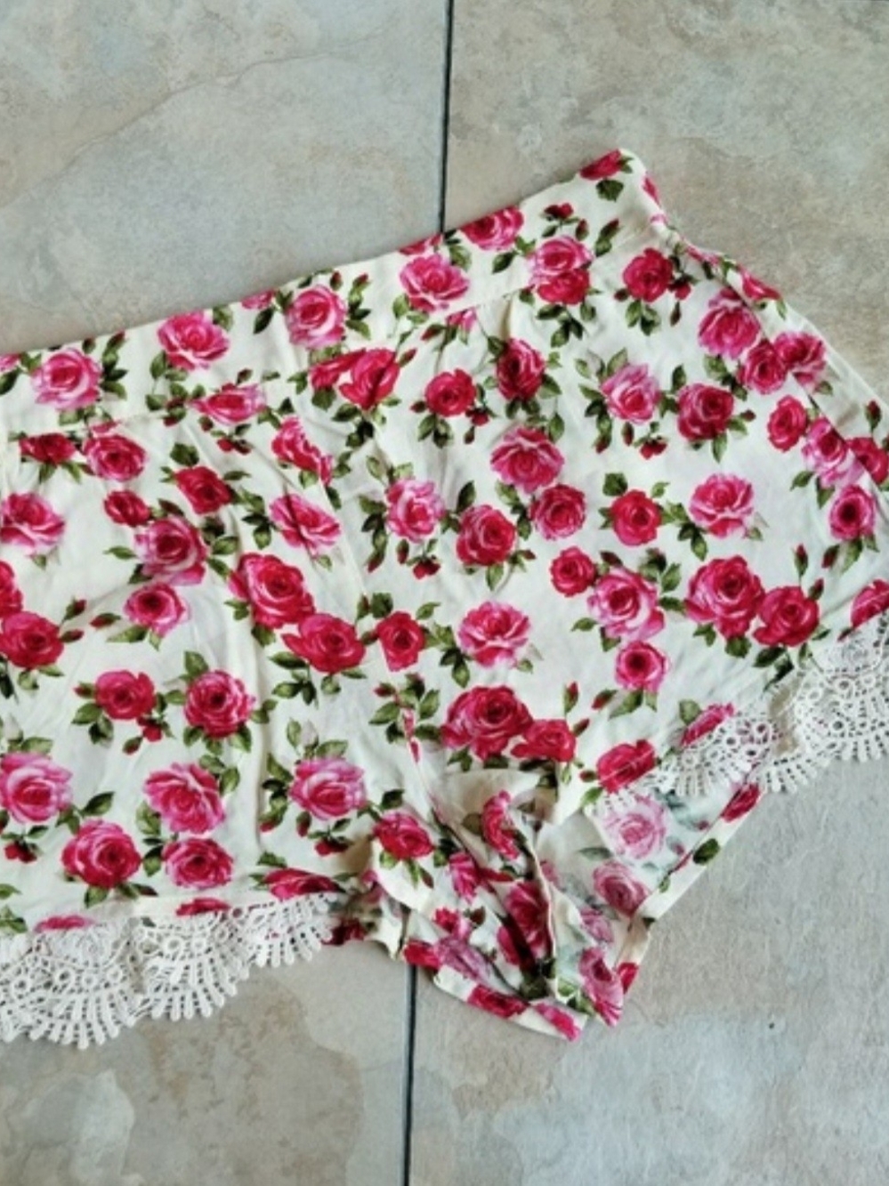 Forever 21 Cream Floral Lace-Trim Sleep Shorts with Pink Roses